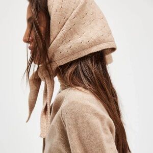 FREE PEOPLE TRIANGLE SCARF